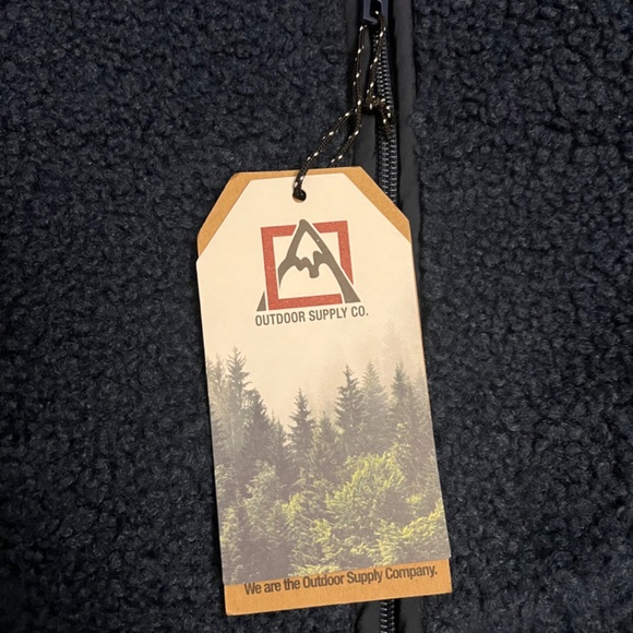 Outdoor Supply vest - Picture 2 of 3